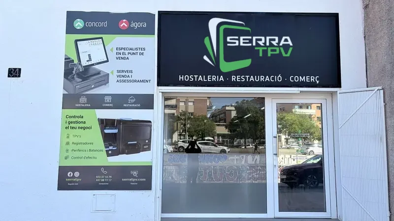 Fachada de la oficina de Serra TPV en Avinguda del Rieral, 34, Lloret de Mar